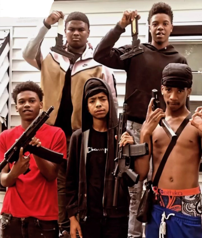PDPJ's tweet photo. St. Louis police are looking for help identifying these teens in connection with the homicide of 17-year-old Makao Moore at a party in downtown St. Louis last Sunday. 
Under Missouri state law there is no minimum age for kids to carry guns in public.
https://t.co/pZa9sNvbPq https://t.co/DLaUi6h2lL