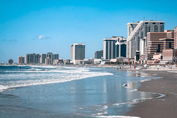 Patiently waiting for beach days like this … 💭

Even with the weather forecast this weekend, we’ve still got an incredible lineup of events to keep you entertained all weekend long in #AtlanticCity 🎉👏 

Visit tinyurl.com/fbwvz4t5 to learn more! 

📸 @elombowmanart
