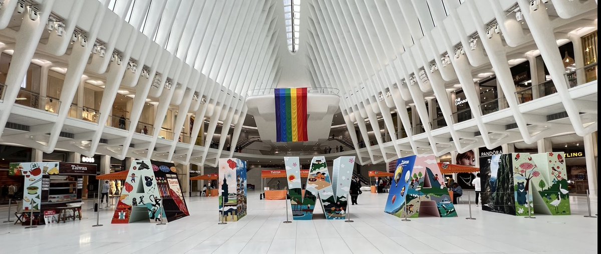 CareerBreakSite's tweet photo. If you love #Taiwan or want to learn more about it it, head to the #OculusCenter and check out #MyTaiwanStory - it’s a cultural exhibit about the many wonders of Taiwan and the reasons you should go! There are giveaways and activities and gorgeous photos. #iwanttogototaiwan https://t.co/cudmU9QNNh