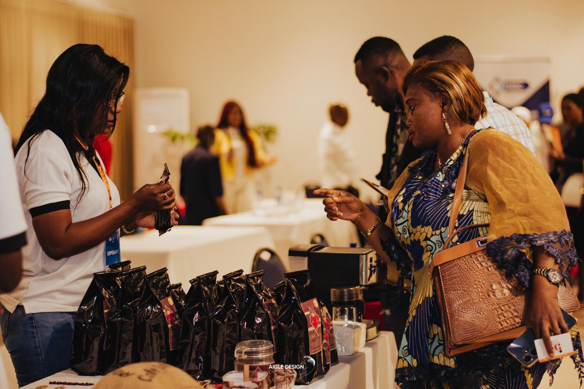 scrdc243's tweet photo. Visite de stands : 
🧴produits cosmétiques locaux
🍽️ produits alimentaires locaux  
💼services aux entreprises et aux particuliers 
🎢 loisirs https://t.co/6qfSWBXnik