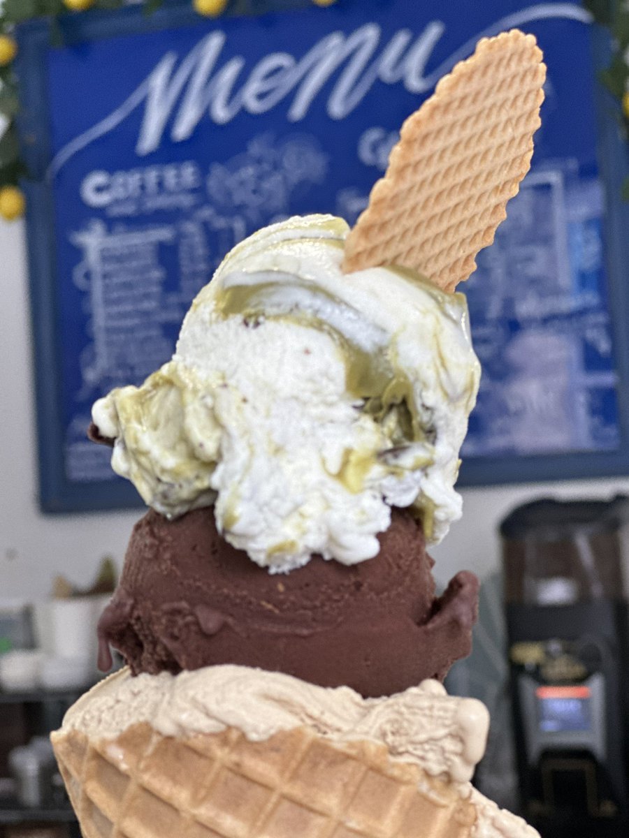 Ingredients for a great day in the practice of law with the <a href="/LencznerSlaght/">Lenczner Slaght</a> Summer Students and Fox Scholar, Adnan Khaliq:

1. Proprietary Osgoode Hall Tour™️

2. Ice Cream Cone Parade™️ to the Mizzica Gelateria on Queen St W

3. The <a href="/TyrLLP/">Tyr LLP</a> ICP necktie.