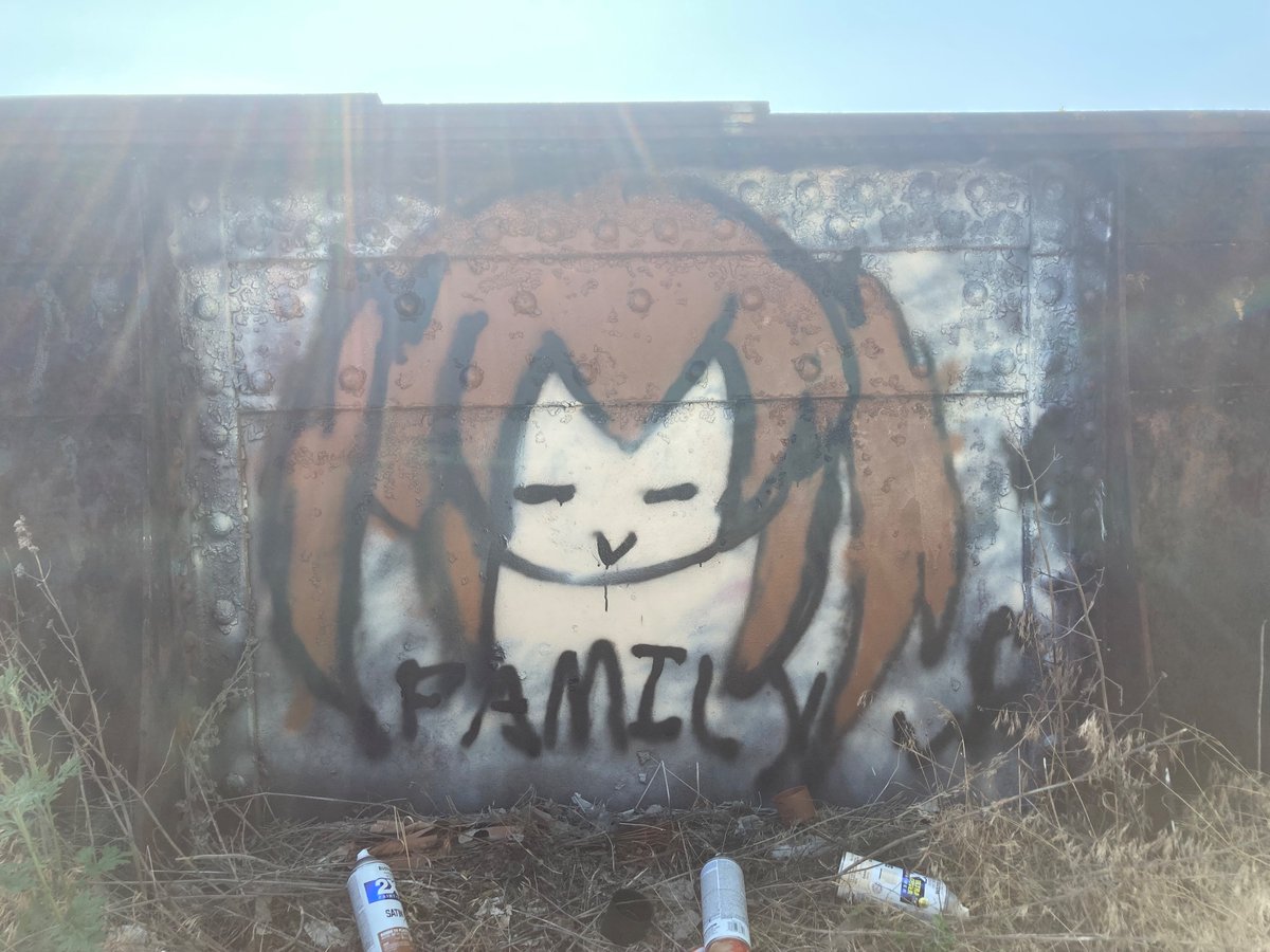 Some dunce wrote on the Chihiro, soooo I graffiti’d UMP9 in their place~

I wouldve done a :3 but after several attempts and my index finger losing its ability to be an index finger, I opted for something simple~