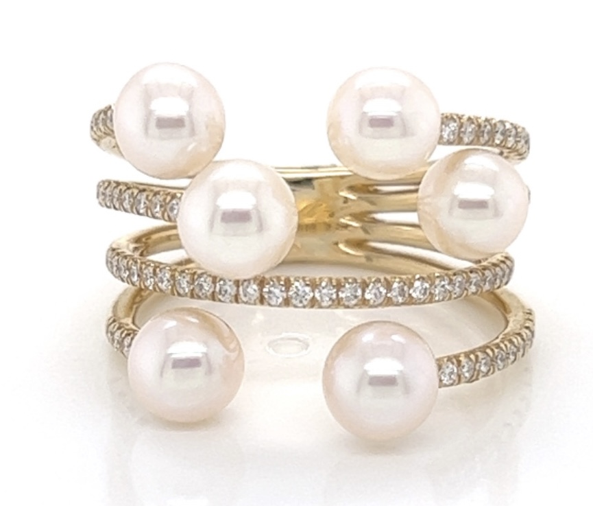 Yellow 14 Karat Contemporary Ring With 0.307w Round Brilliant G S i Diamonds And 1.22Tw
Fresh Water White Pearls

300-00073-sale price $1450

#itsaraywardring #diamonds #ring #preferredjeweler #thinkrayward #fashionring #pearls