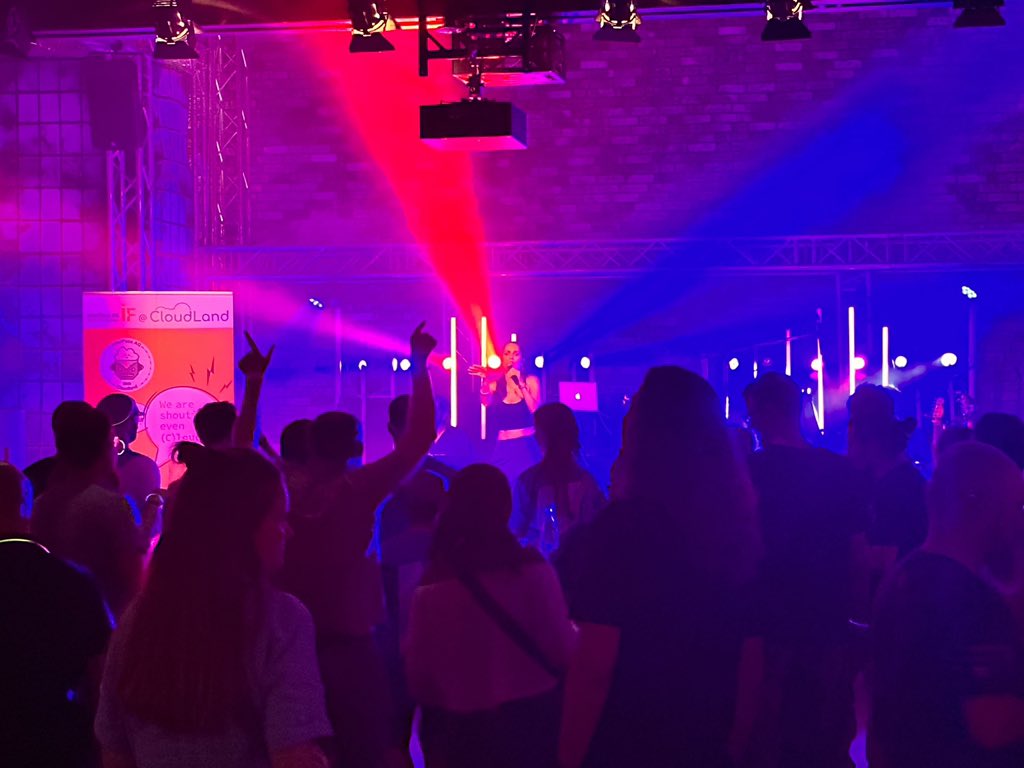 André Sept tweet media