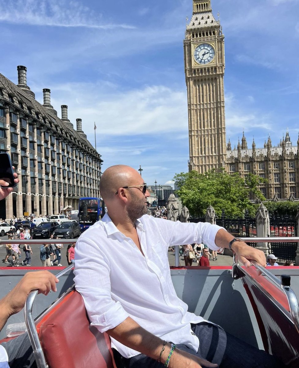 derekjeter's tweet photo. London! @MLB @MLBONFOX https://t.co/agWgk0oQ4r