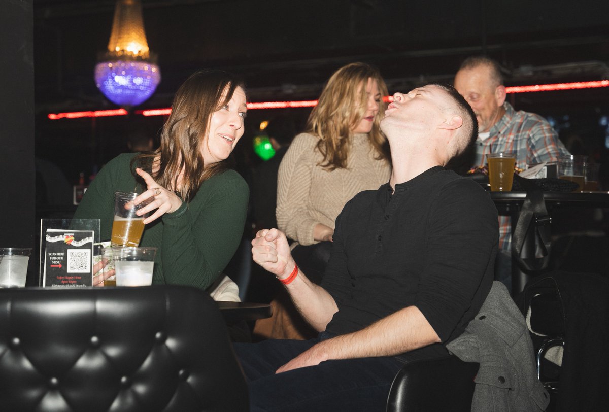 POV: You're singing along to your favorite songs during Friday Night Dueling Pianos.

#lmgchicago #originalmothers #chicagoweekend #pianobar #chicago #duelingpianoschicago