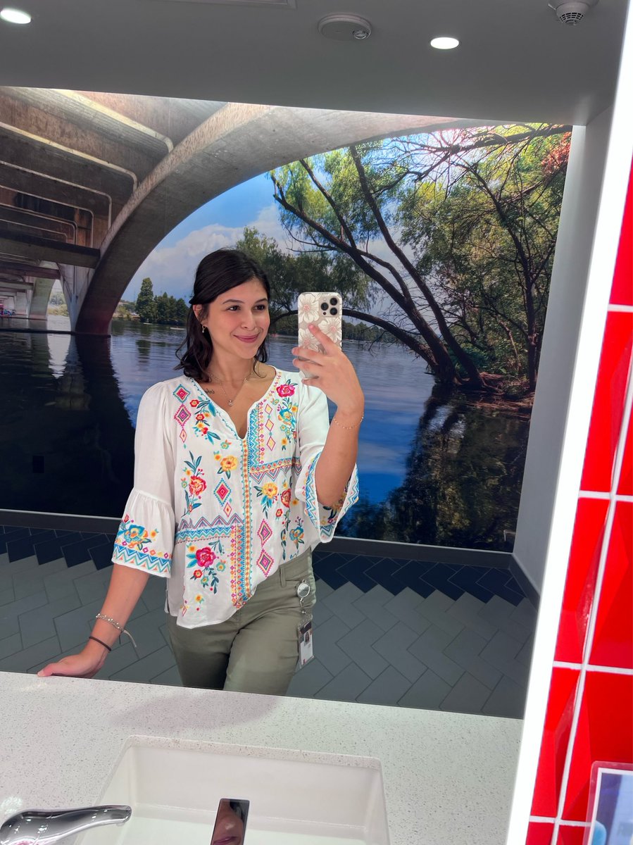 pilatesdev's tweet image. Today was my first day back working at the @oracle HQ 😍