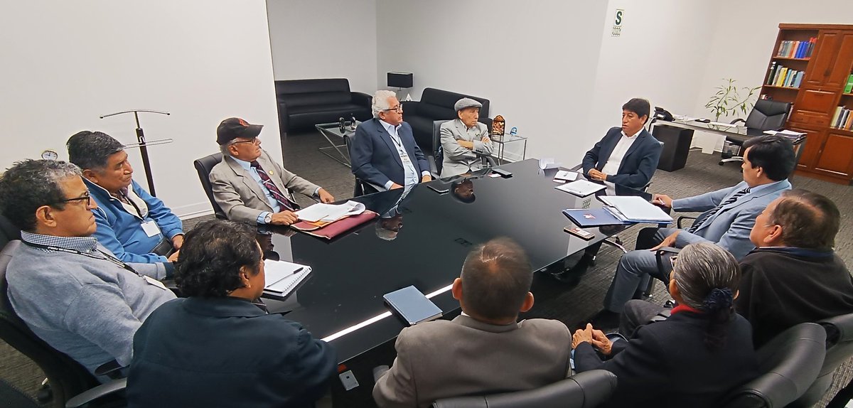 Defensor del Pueblo <a href="/Defensoria_Peru/">Defensoría del Pueblo</a>, Dr. Josué Gutiérrez, se reunió delegación de <a href="/CenajupeP/">CENAJUPE</a>, liderados por Oscar Alarcón. Agenda: cumplimiento de sentencia del <a href="/TC_Peru/">Tribunal Constitucional del Perú</a> sobre aumento gradual de pensiones y respeto al #Convenio102 en proceso legislativo de reforma de pensiones.