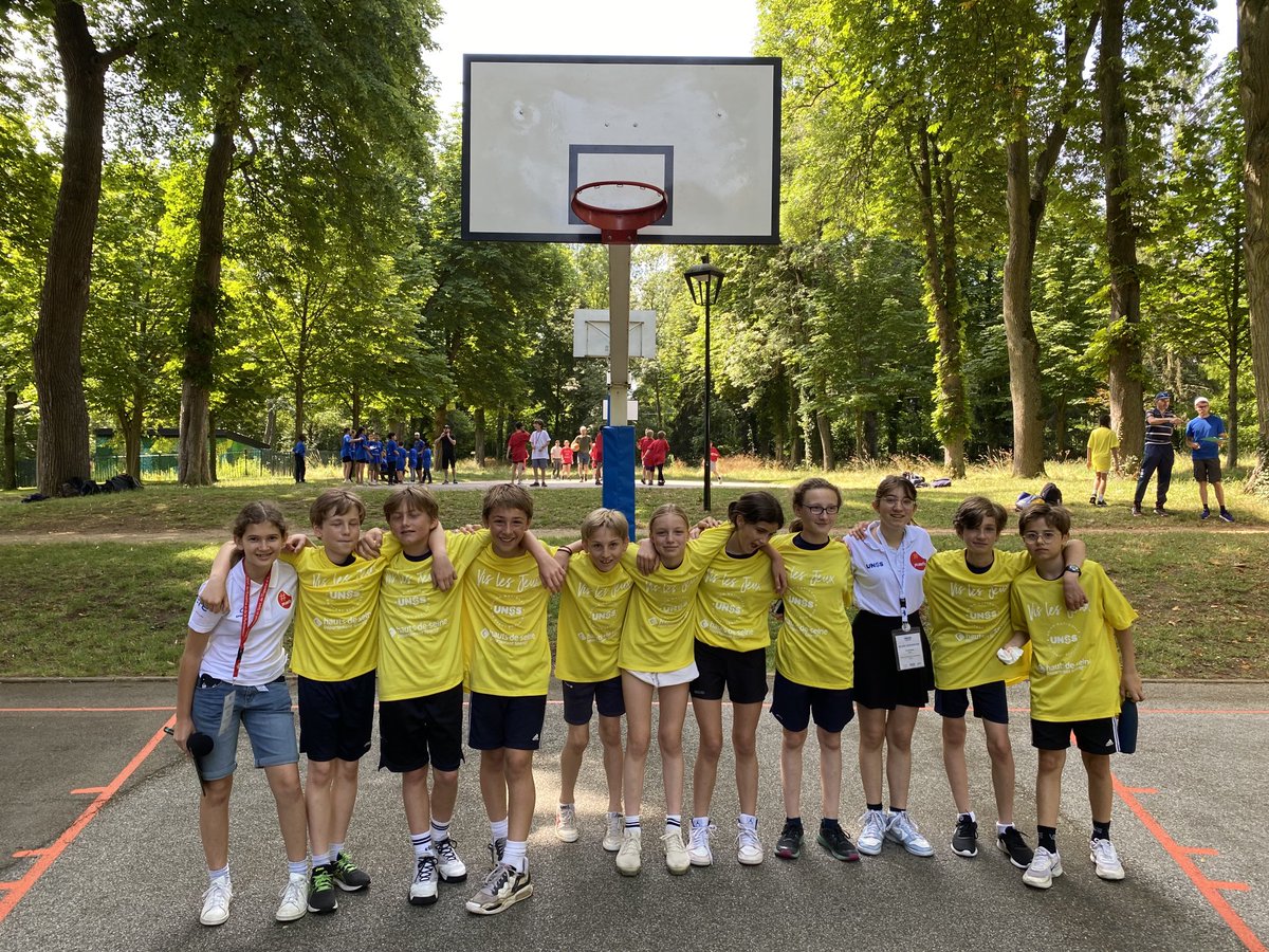 Une invitation de ⁦<a href="/unss/">UNSS_National</a>⁩ pour participer à la journée olympique dans les  ⁦<a href="/hautsdeseinefr/">Département des Hauts-de-Seine</a>⁩. merci pour l’organisation impeccable. Et surtout Merci à ⁦<a href="/chrisluczak/">Christophe Luczak</a>⁩ et ⁦@giraultolivier1⁩ de mettre à l’honneur ⁦<a href="/aefeinfo/">AEFE</a> et ⁦<a href="/LfjmPrimaire/">LFJM Primaire</a>⁩