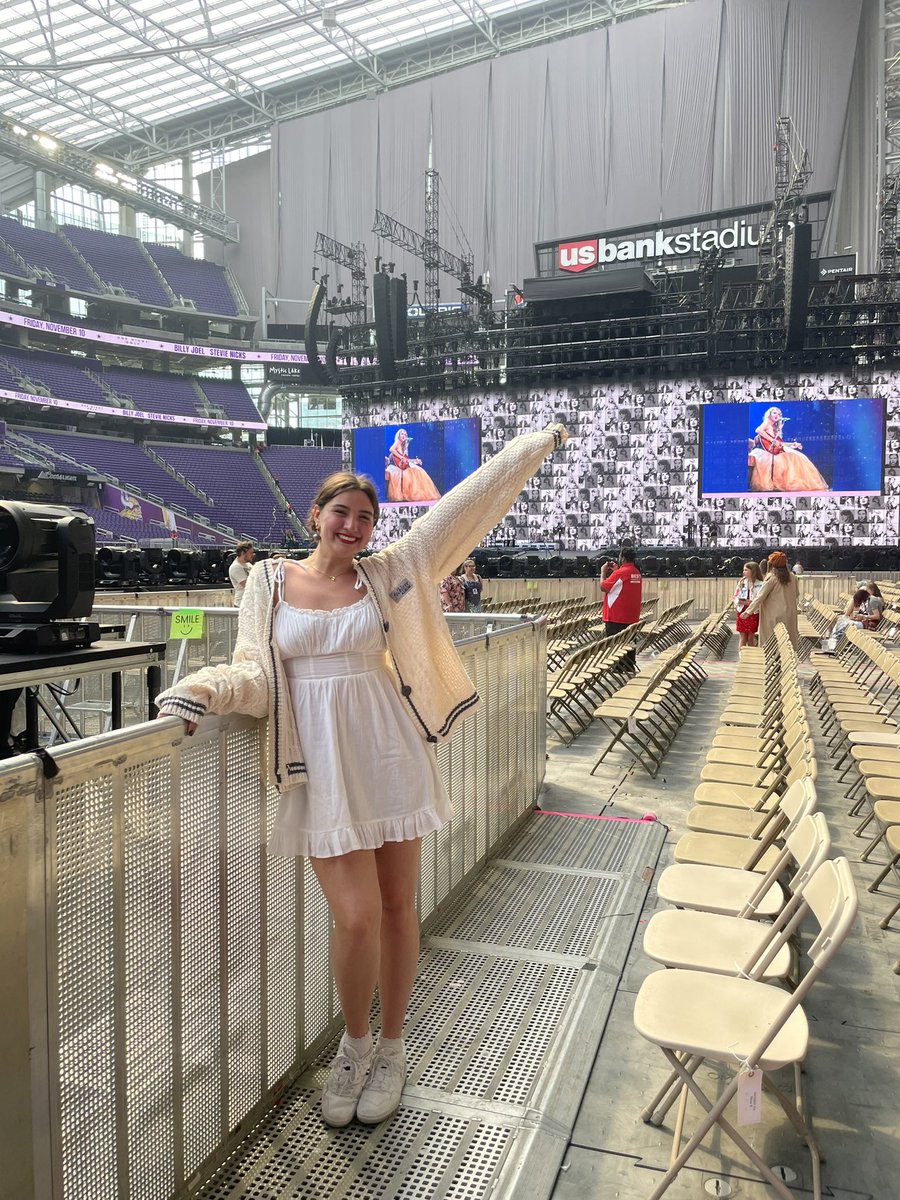 getawaycat13's tweet photo. SHINING just for you @taylorswift13 at #MinneapolisTSTheErasTour 🪩🪩💞💞🫶 @taylornation13 #TSTheErasTour https://t.co/bQuLIncl1T