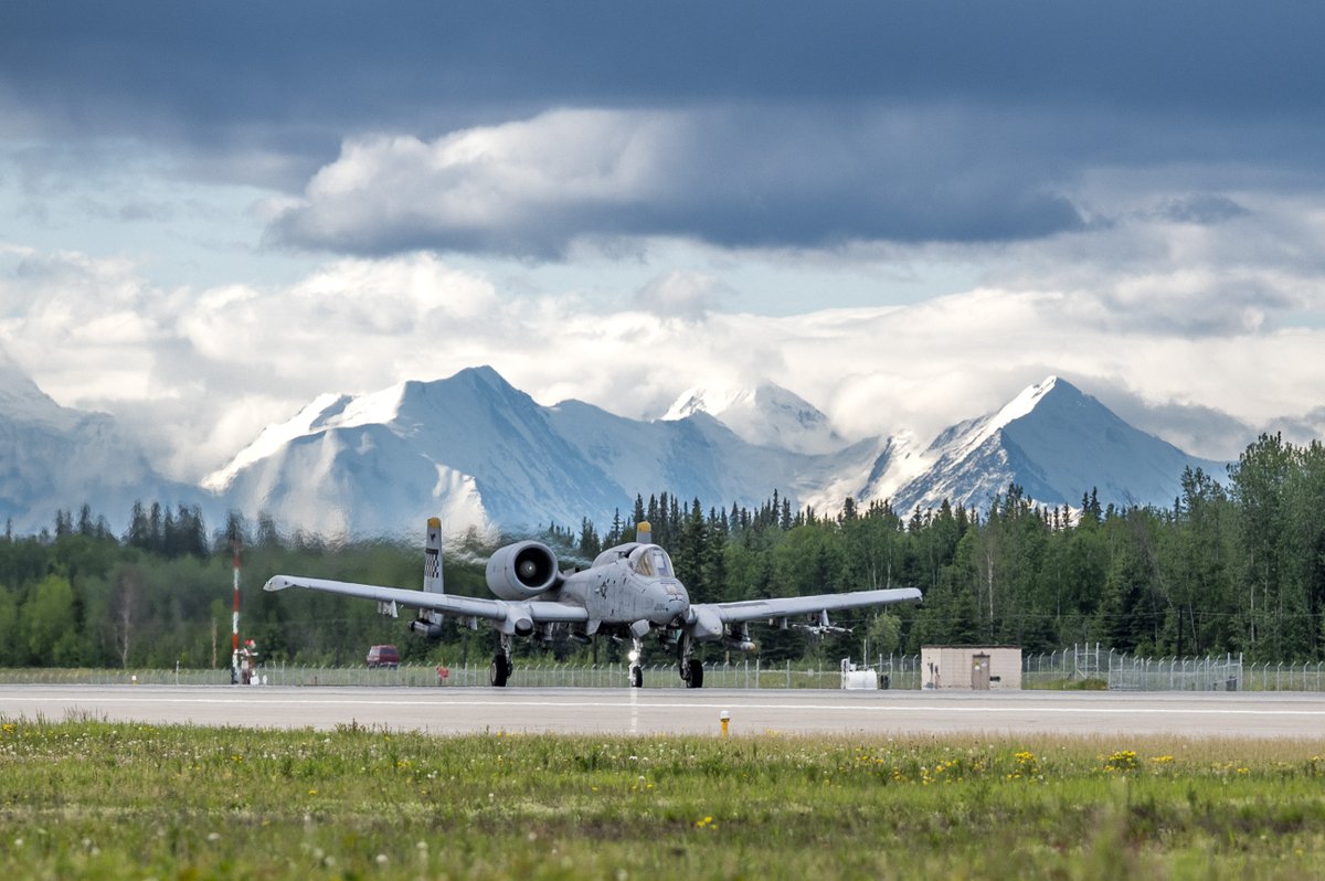 Here in the Pacific Theater we have a lot of really cool aircraft. Recently we had A-10 aircraft from the 25th Fighter Squadron show off during Red Flag Alaska 23-2 at @EielsonAirForce Base.

#Airpower #RedFlagAlaska #ReadyAF