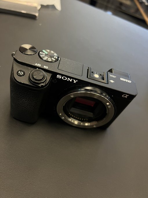 Selling my Sony a6400 with kit lens, this is the camera I film most content with. HMU https://t.co/n