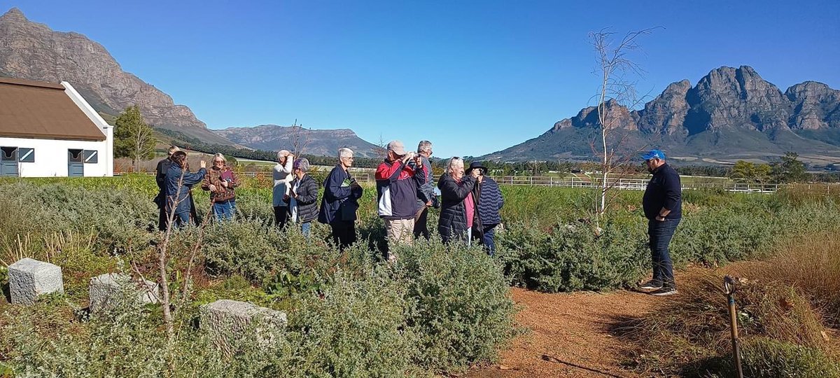 AusRacingTours's tweet image. A wonderful day exploring the Cape with a visit to the most picturesque Drakenstein Stud, a delightful wine tasting and lunch at Avontuur Estate , and finished the day on top of Tabletop Mountain 🤩 #howstheserenity 🇿🇦

#durban #durbanjuly #southafrica