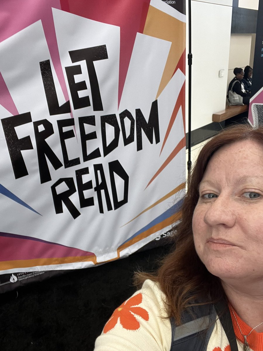 RedheadFangirl's tweet photo. Opening session at ALA 
So many librarians here, and speakers across ALA and FCC chair and Judy Blume to cone!  #alaac23
Yo Chicago thanks for the amaxing weather too https://t.co/CiZ1w0jHT1