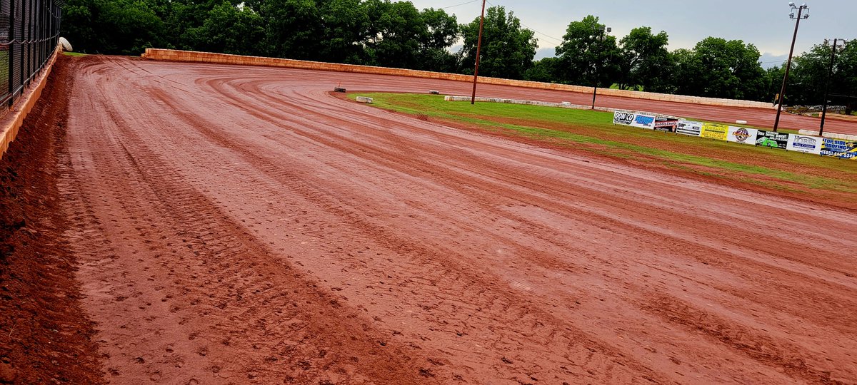 Getting setup at @RedDirtRaceway for tonight's @OCRS_Racing Mike Peters Freedom 40 Classic. While the forecast said no rain, typical that we got some, but thankfully it only aided in watering the track. Races begin at 7:30 P.M. (CDT). Can't make it? It'll be live on @RacinDirt.