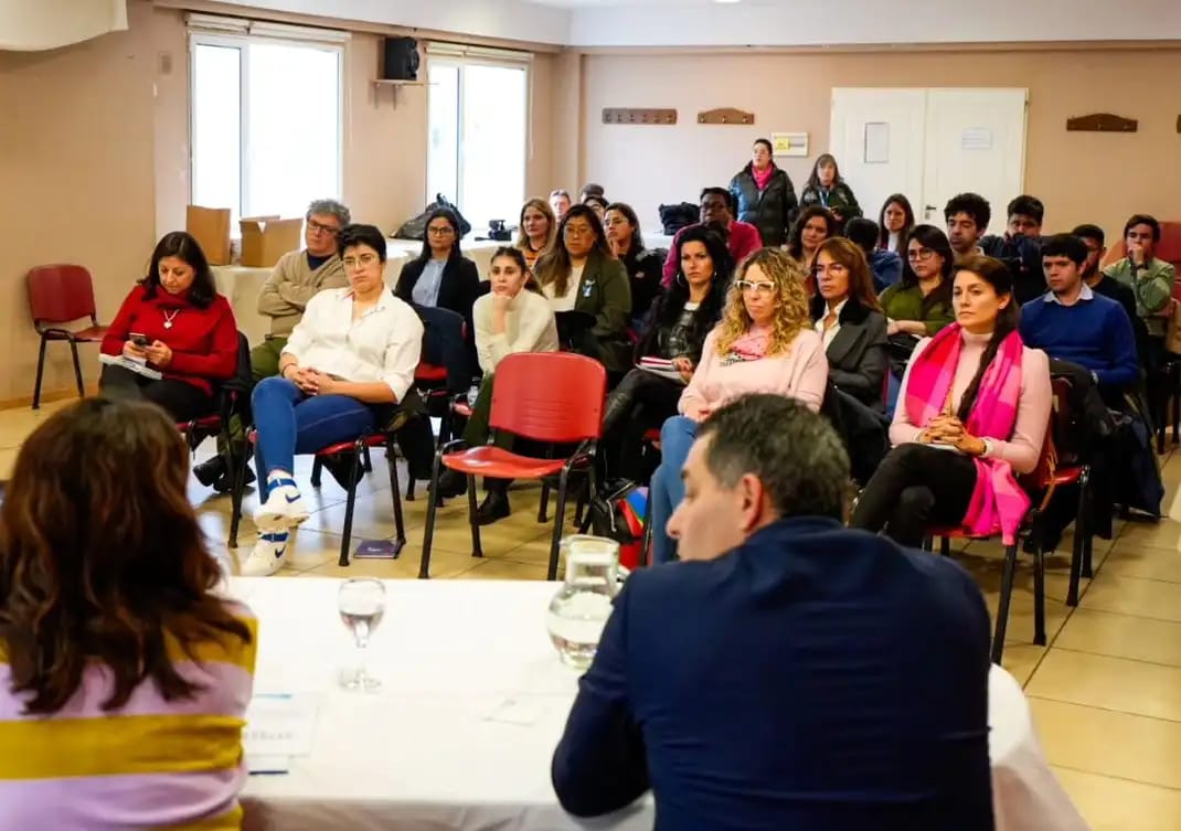 La ministra Silvina Cordoba y el presidente de Fomicruz, Esteban Tejada, participaron de la jornada del Programa Federal de Formacion “Gestion para el Desarrollo”, moderada por la subsecretaria de Cooperación Internacional para el Desarrollo, Ana Cortes, y organizada por el CFI.