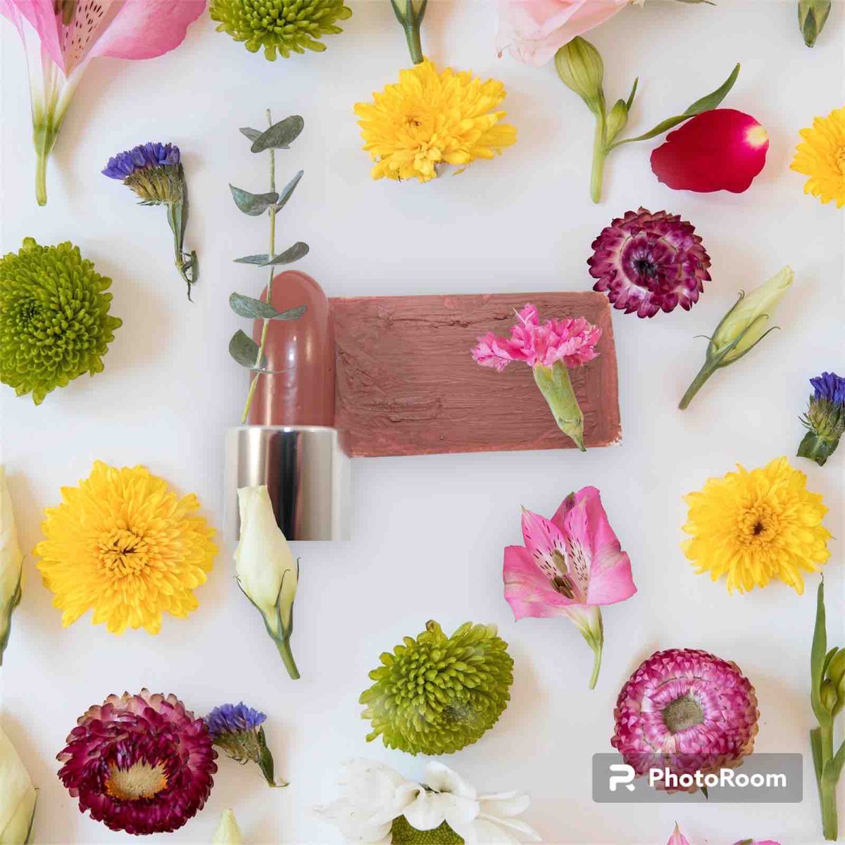 Posnercosmetics's tweet photo. School is out!  Summer is here!  Perfect time to wear NUDE lipstick by POSNER COSMETICS/Melody Holt 7th Avenue Beauty!  Be casual or trendy with a subtle lip for any occasion!  Beach…gym…lunch or an evening out!  NUDE goes everywhere!
https://t.co/FKVxuRqpLh https://t.co/wX2UhVBzmq