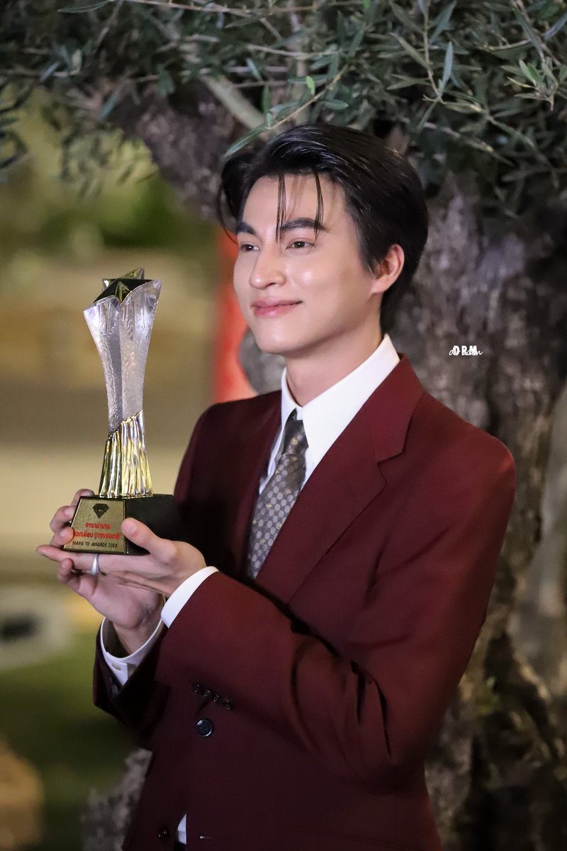 มุมไหนก็หล่อค้าบบบ 🕺🏼😊

MAYA AWARDS X GULF

@gulfkanawut 
#GulfKanawut ; #DRMdream 
#MAYATVAWARDS2023