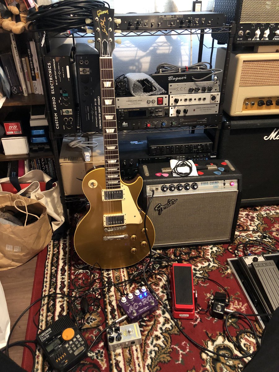 yos_yoshitaka's tweet image. This Morning🥯
#Gibson 
#Fenderamp 
#xotic