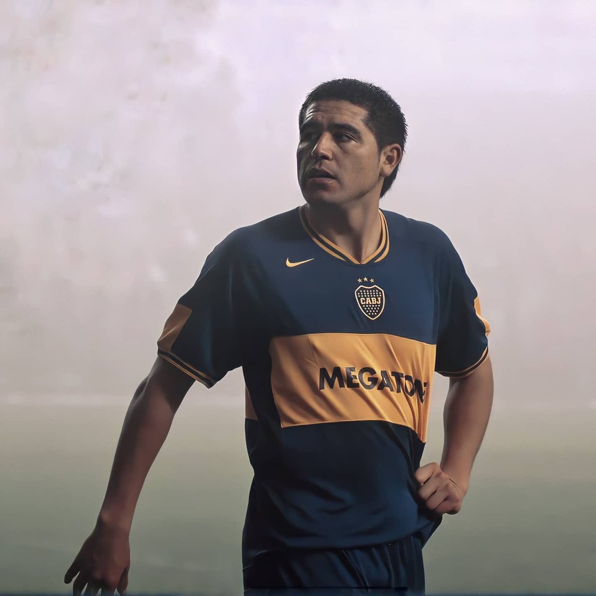 PadreBostero's tweet photo. ¡Feliz cumpleaños al mejor 10 que pudo vestir la camiseta de Boca y al máximo ídolo de la historia: Juan Román Riquelme! https://t.co/h0ou59houd