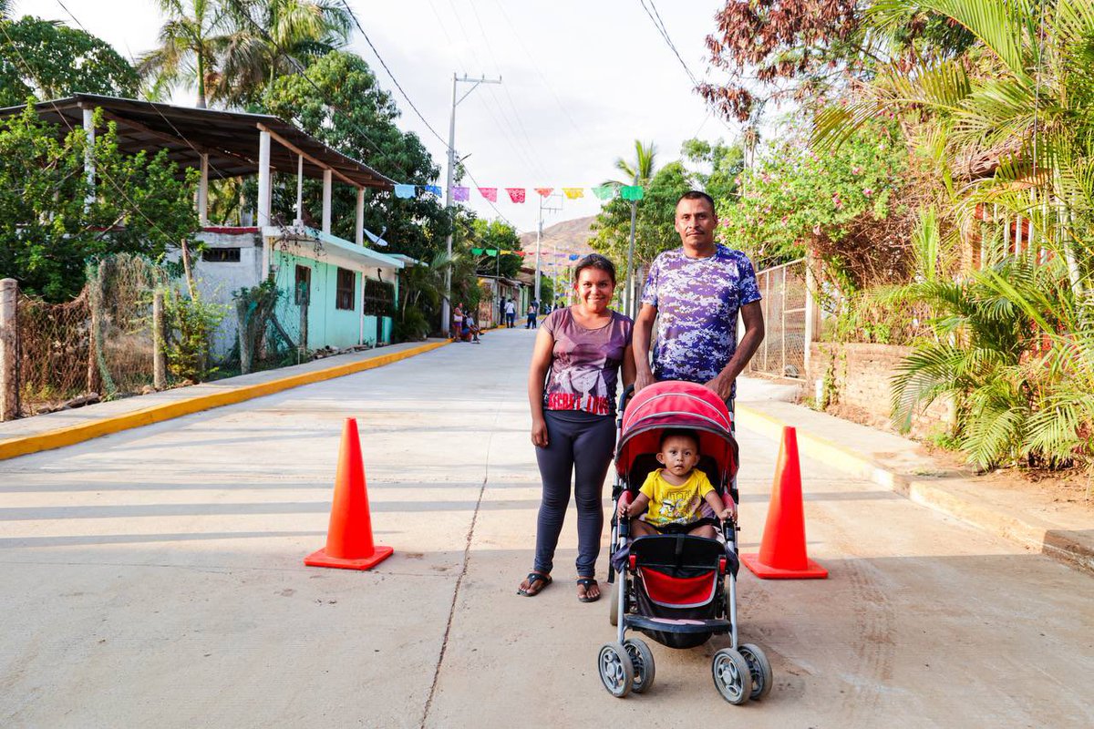 ¡Los sueños claro que se cumplen!
Hoy la comunidad de Los Almendros estrena su calle principal gracias al programa #ManoconMano, que ha sido un gran ejemplo de trabajo en equipo esta obra de 300 metros lineales que a la fecha ha sido la más grande de este noble programa.