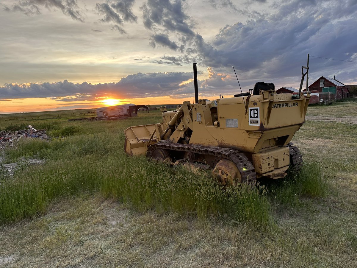 Such a beautiful evening. Sometimes a guy just had to enjoy the scenery.