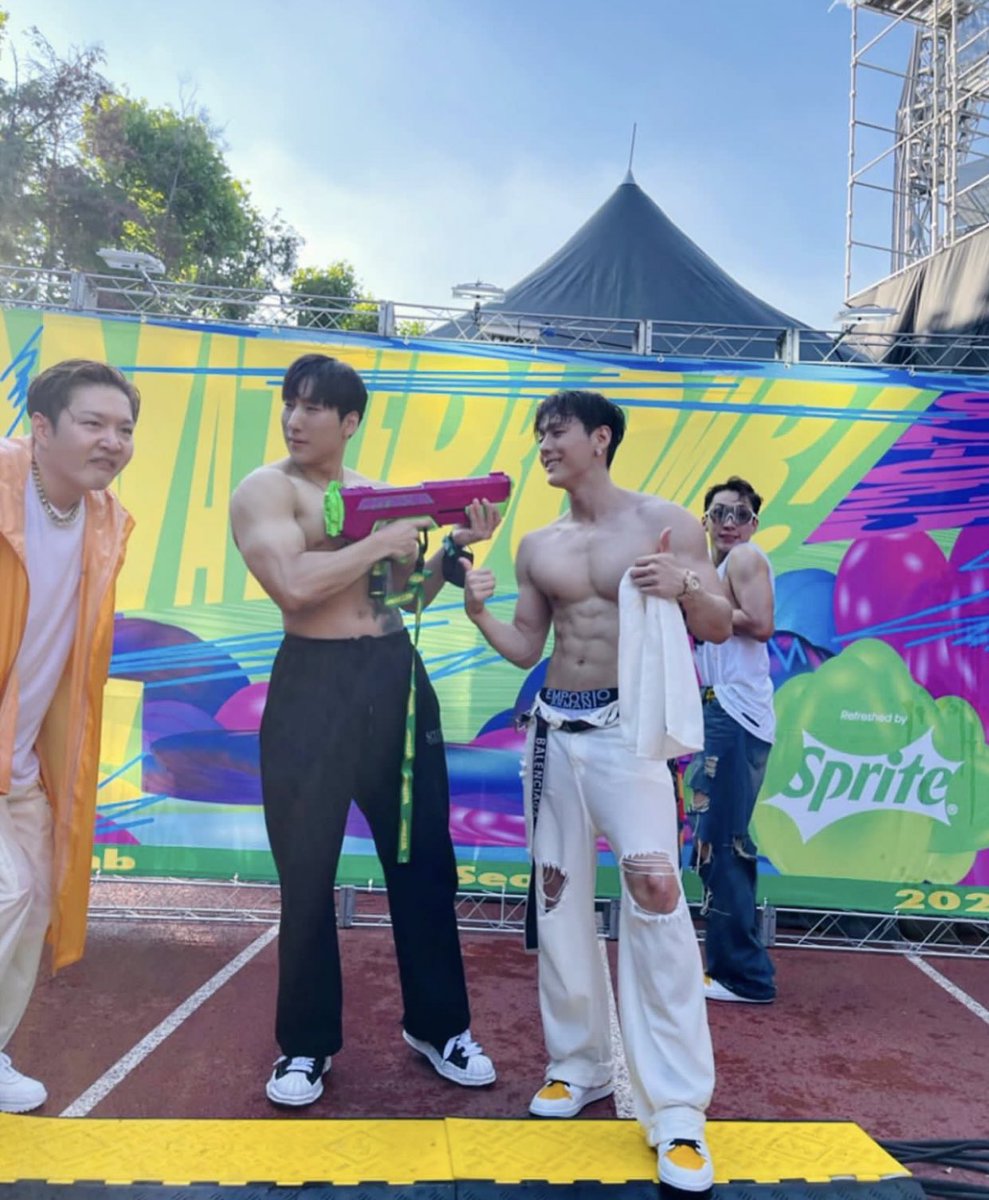 BTOBmelodyMY's tweet photo. [230624] #LEE_MINHYUK instagram post update

🔥💦🔫

🔗https://t.co/Fab7MQwuqa…

#이민혁 @btob2mh @OFFICIALBTOB #BTOB #비투비 #BTOBMYFanbase https://t.co/cQ6TO2UpLs