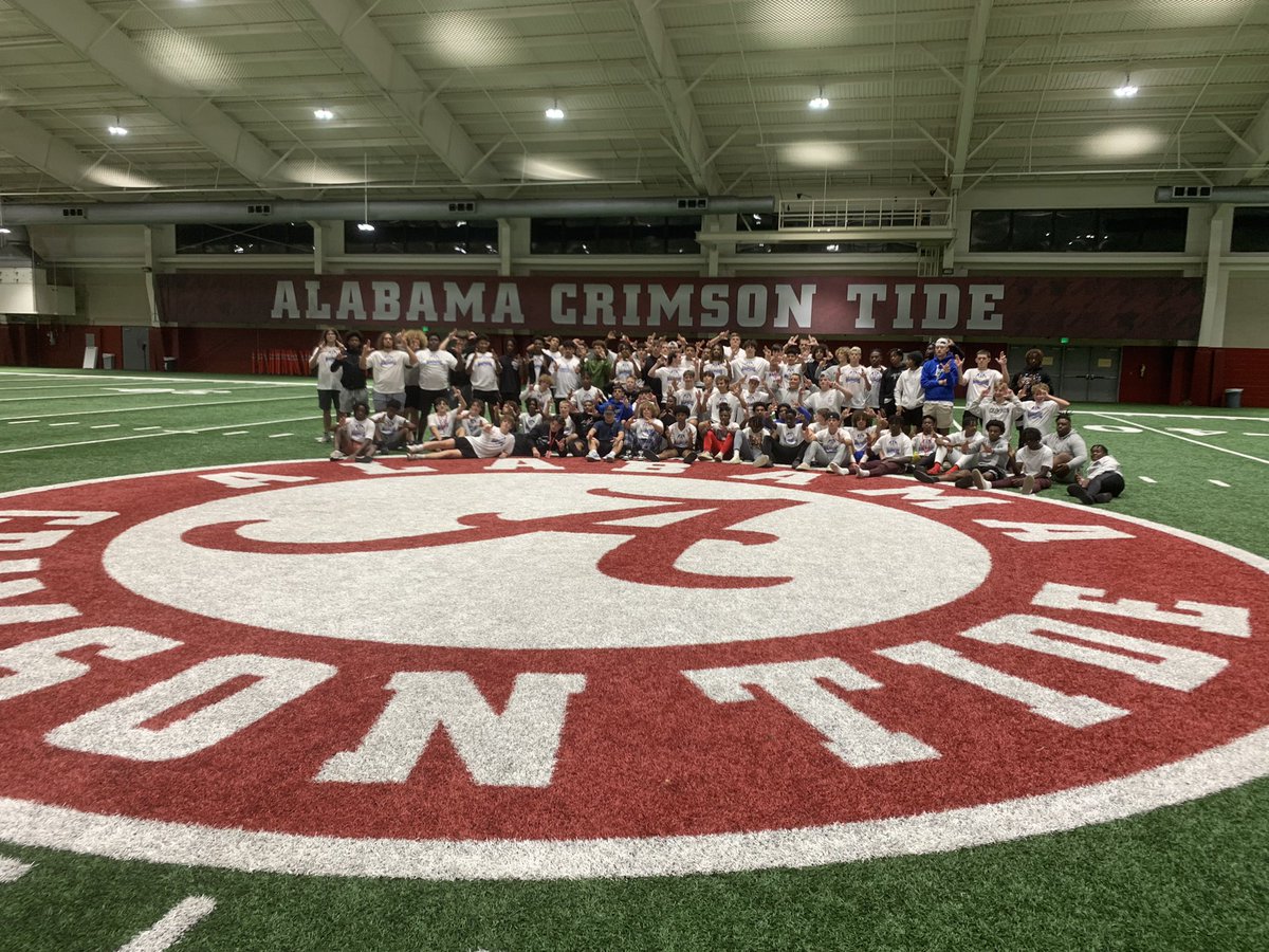 CoachMata's tweet photo. What an eventful day, what a way to end the day!!!! Be a champion everyday‼️ ROLL TIDE 🐘
@hastings_coach @ILHS_Sports @CoachOMoore @heycoachlj @Rocky35White @CoachK_Ward @Indian_Land_FB @buffalolawman https://t.co/KfrdAW1IWc