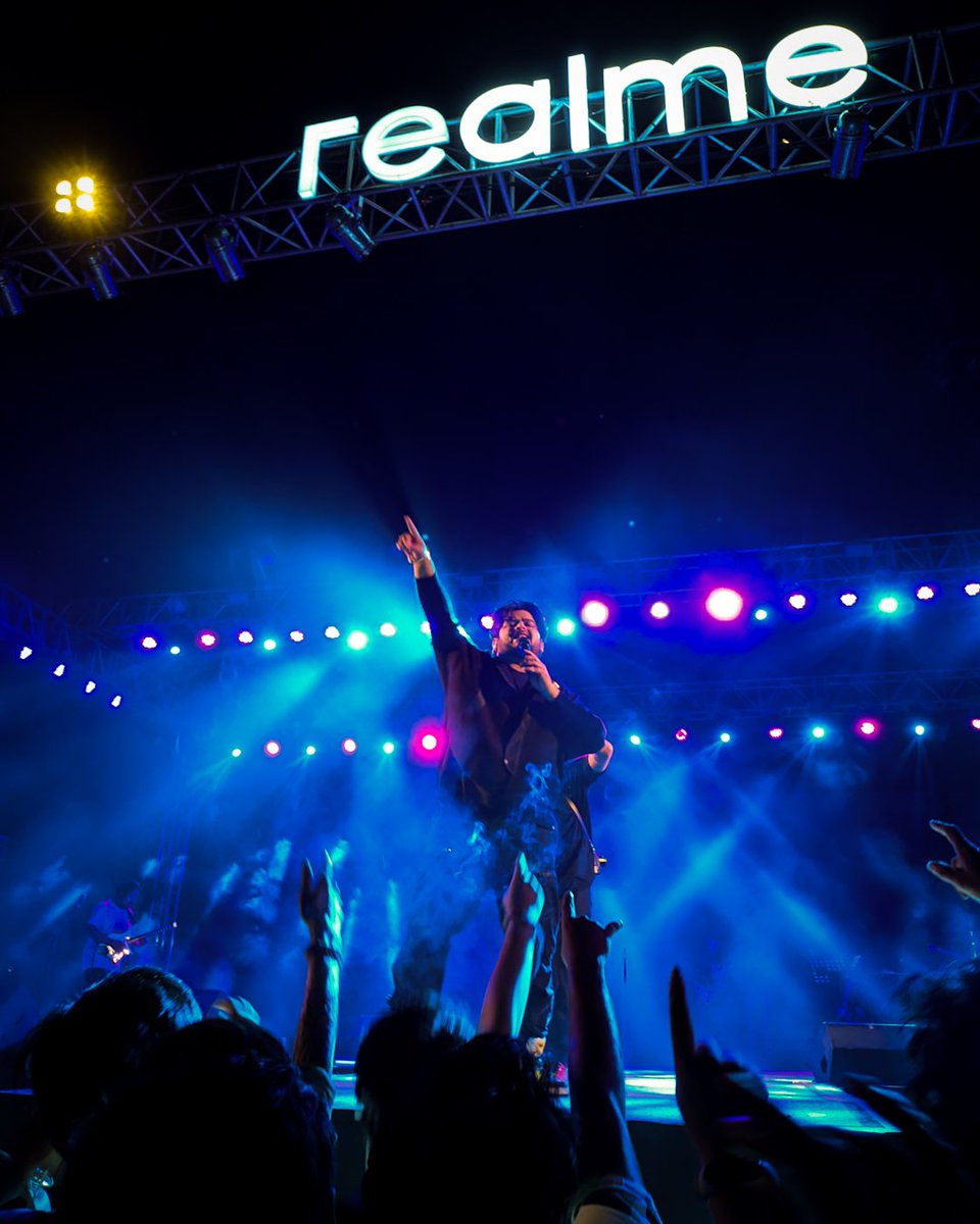 ryeinn_05's tweet photo. @VishalMMishra thanks for coming to our college and giving us one of the best moments of our lives. https://t.co/RlhxeWC0cU