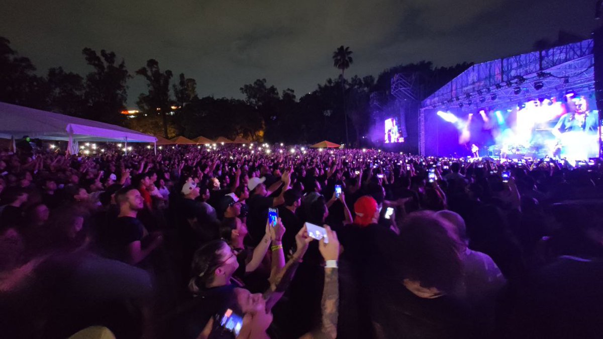 GuadalajaraGob's tweet photo. Miles de tapatías y tapatíos disfrutan del concierto de @CAIFANESMEX, en el Festival #Conchachela en nuestra querida #ConchaAcústica. https://t.co/cu0r8qJoe1