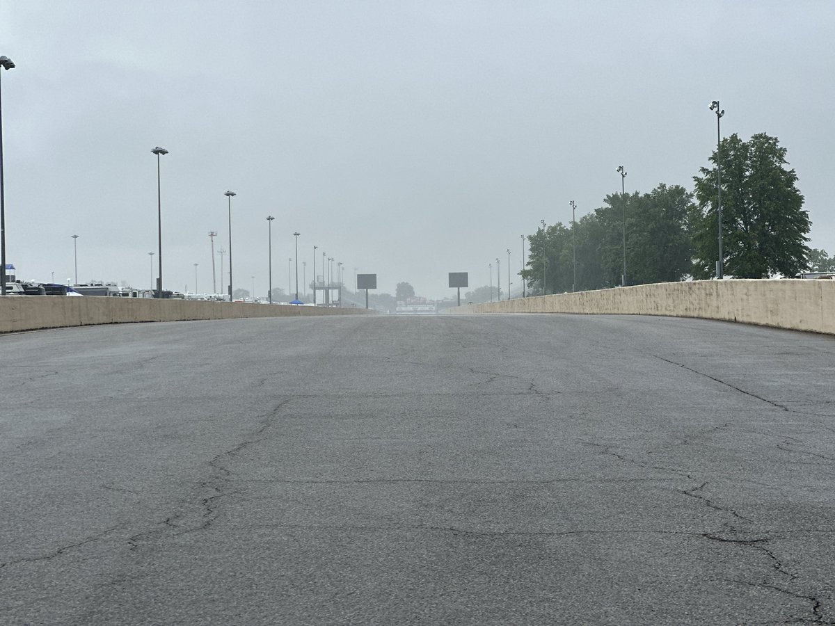 Racing for the day was officially called, and #FactoryStockShowdown qualifying will pick back up in the morning! ✌️ qualifying sessions slated for tomorrow 💪

#NorwalkNats #NHRA 
@FlexjetCareers @Flexjet @NHRA @NorwalkRaceFans