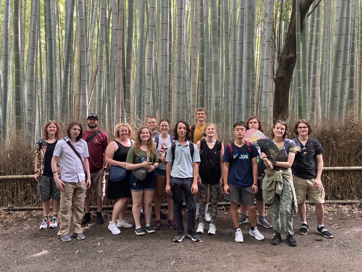 WHS_CobleSensei's tweet photo. Our first stop in Kyoto is the Arashiyama bamboo forest 🎋 the air is so fresh and calm https://t.co/759DpeFnGV