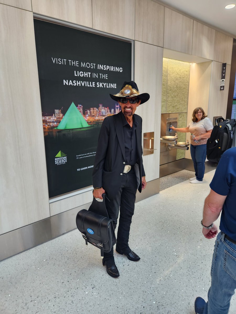 A brush with greatness.  The King in Nashviill airport! #RichardPetty