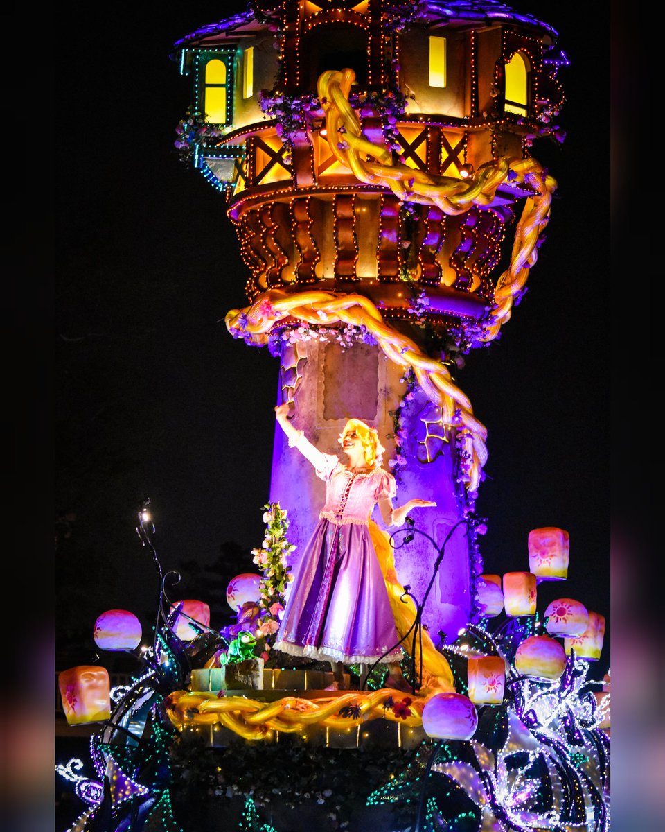 whatamipt's tweet photo. Tokyo Disneylad 40rh Anniversary
-Dream Go-Round-

『 Tokyo Disneyland Electrical Parade Dreamlights』

#tokyodisneyland 
#40thanniversary 
#tdl
#東京ディズニーランド 
#ディズニー
#Dreamlights
#ElectricalParadeDreamlights 
#塔の上のラプンツェル
#tangled https://t.co/NaGN2IAd8Q