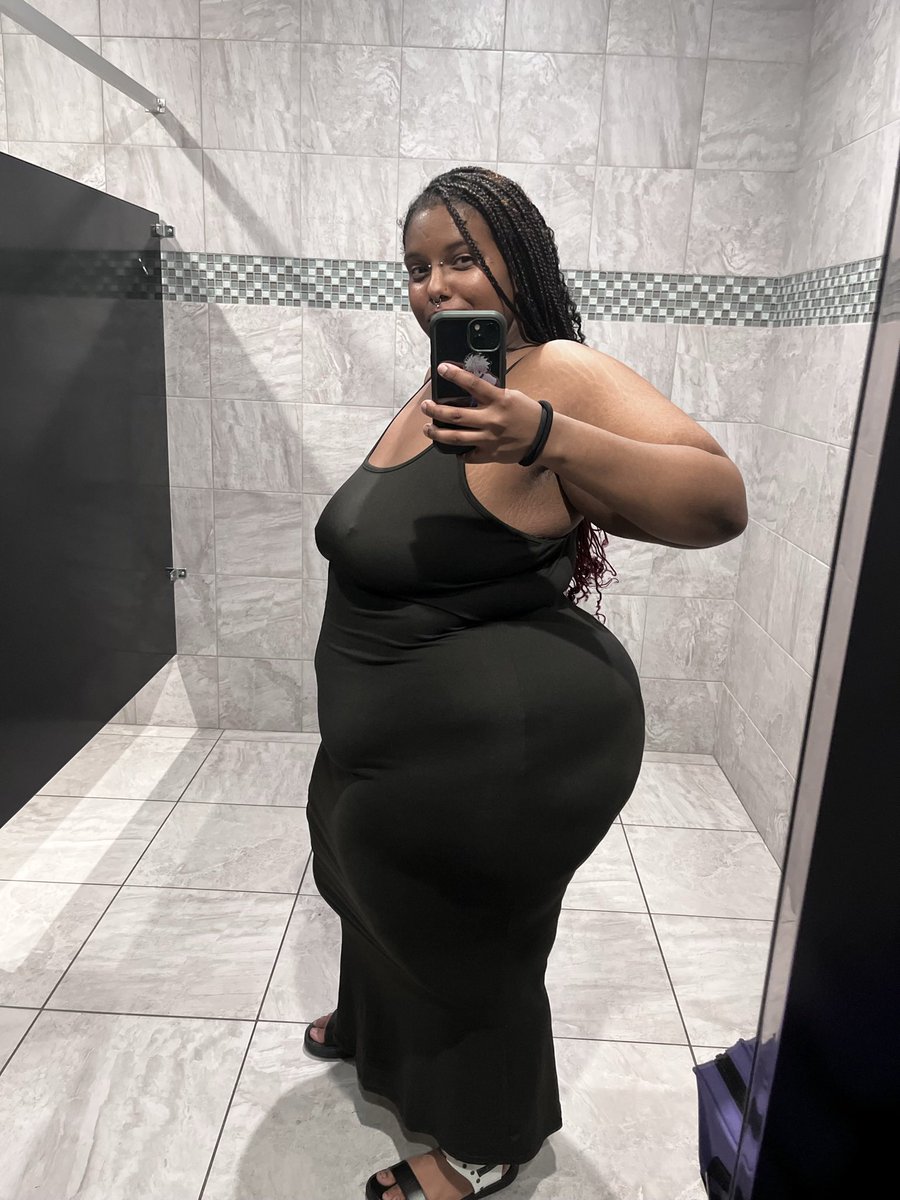 Curves_for_dayz's tweet photo. 👀👀 https://t.co/kUXxmFOj9g