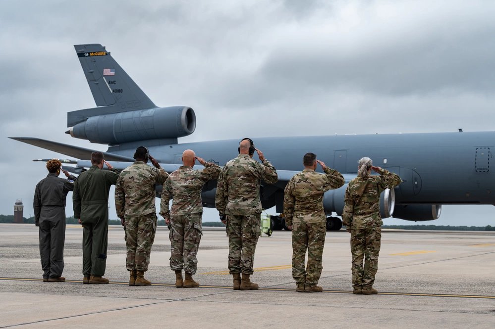 KSOSINT's tweet photo. Yesterday the 305th Air Mobility Wing at JB McGuire-Dix-Lakehurst said farewell to their last KC-10.

KC-10A 84-0188 (#AE021B) was flow to Davis Monthan AFB where the 309th Aerospace Maintenance and Regeneration Group (AMARG)'s boneyard is located. https://t.co/wgUCTR9W3N