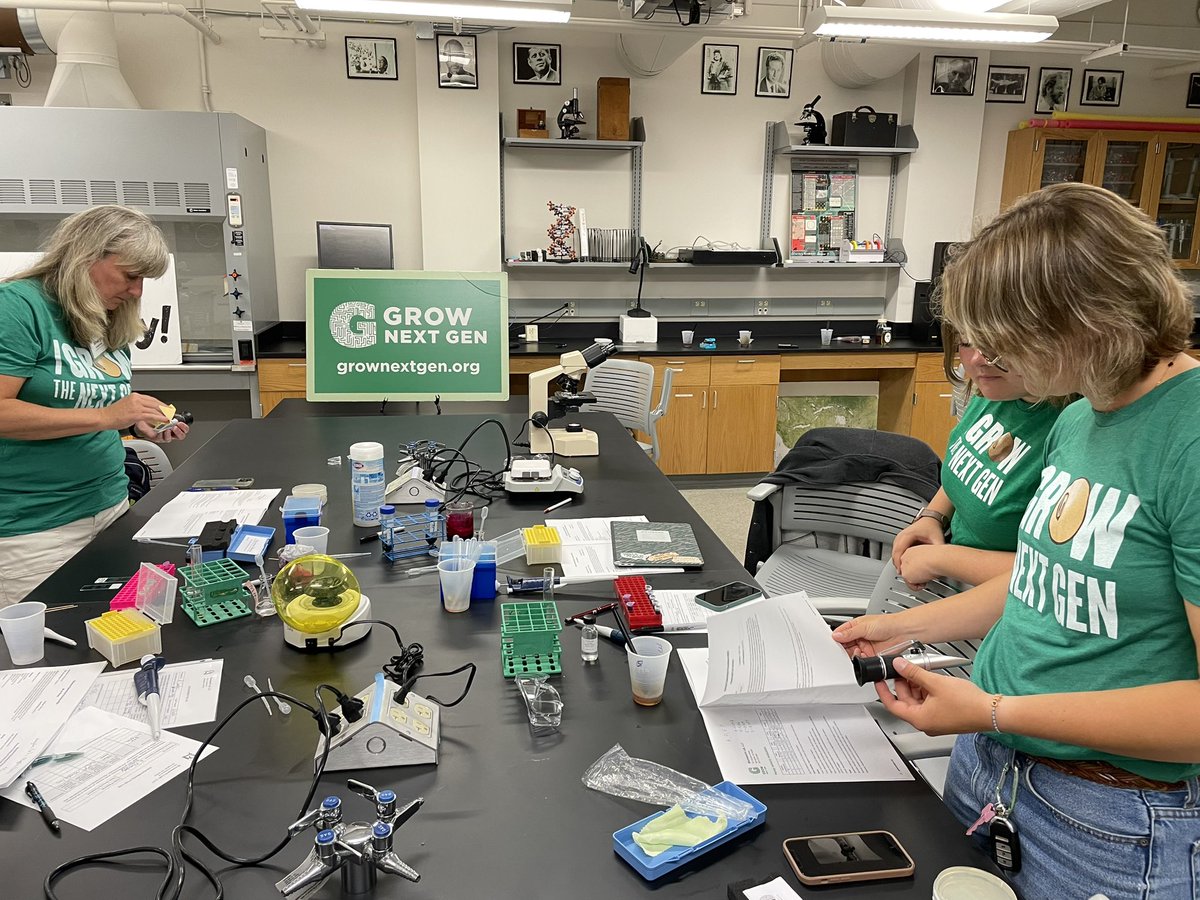 SandersGISA's tweet photo. Had a sweet time with OH teachers testing properties of Honey: made serial dilutions to plate for sterility, made protein stds to test protein concentration, pH, pollen extraction &amp; sensory evaluation @grownextgen Ag Grad Biotech Academy! @Ohiosoycouncil @CortevaUS @PioneerSeeds https://t.co/LjYQXn1QGd