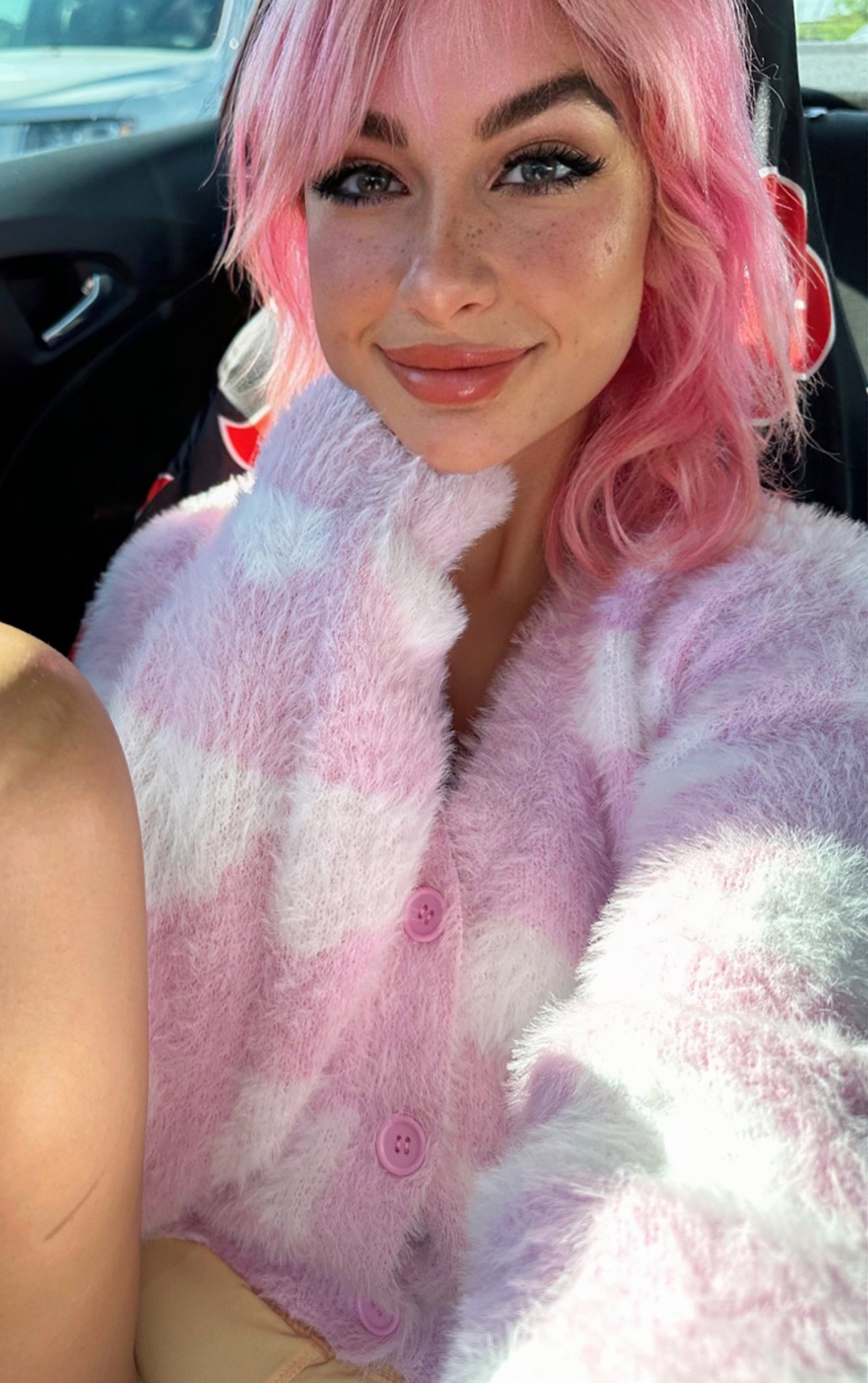 Lauren Hunt on Twitter: "The coziest sweater ☺️ https://t.co/hsJtn2GdHX