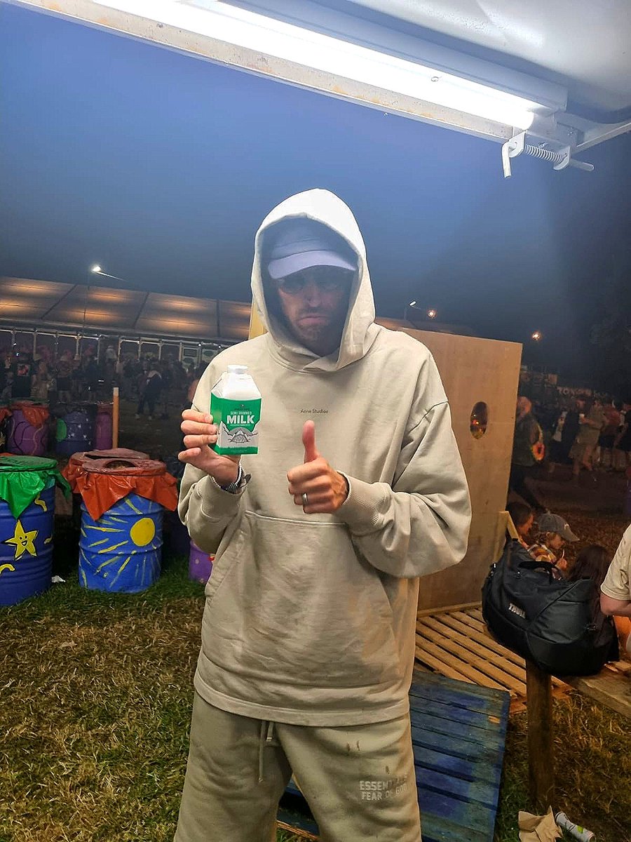 GlastoMilk's tweet photo. Drink your GlastoMilk and you too could grow up big, strong and play for England. Any guesses who stopped by our Other Stage stand for a pint tonight? 

#glastonbury2023 #Glastonbury #Glasto #GlastoMilk #MilkyMilky #Glasto23 https://t.co/TYS9k8Fzbv