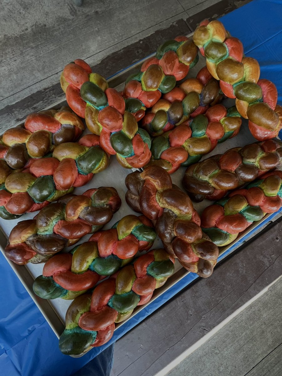 Rainbow challah for pride Shabbat ⭐️🌈