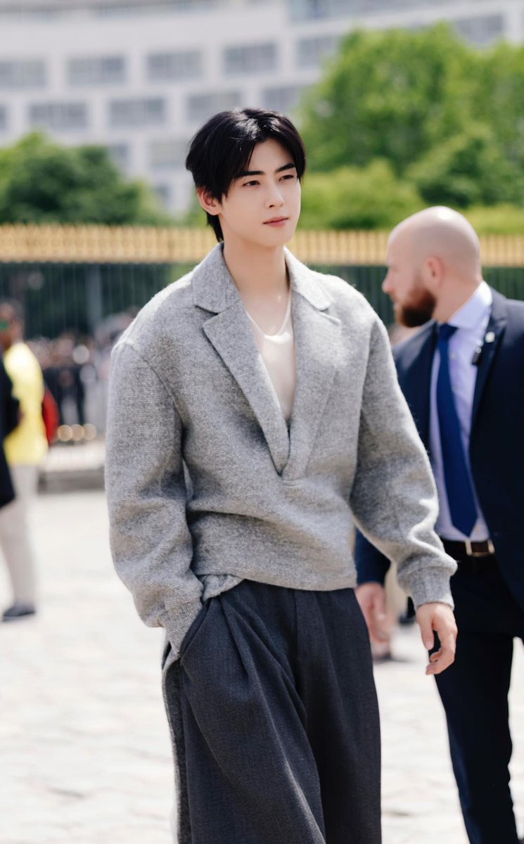 handsome eunwoo..

230623 @offclASTRO
#ChaEunWoo | #차은우 | #チャウヌ | #车银优 | #ชาอึนวู | #이동민 | #로하수호 | #아스트로 | #ASTRO