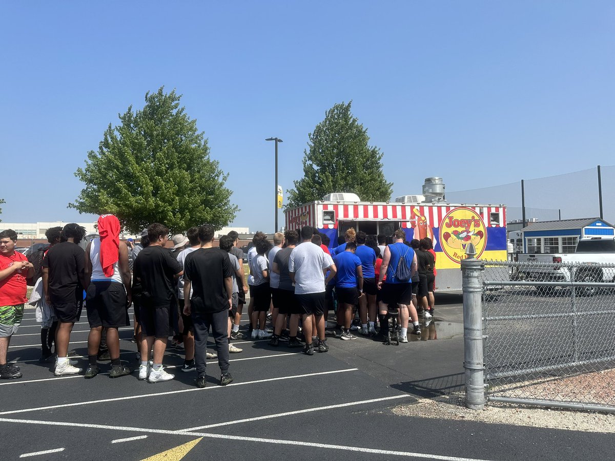 The 4th Annual Schofield Linemen Challenge was a success! Thank you Oak Lawn, Oak Forest, Bremen, Eisenhower, Stagg, Sandburg, and Lyons Township High Schools for participating this year. Congratulations Carl Sandburg for taking home the win!