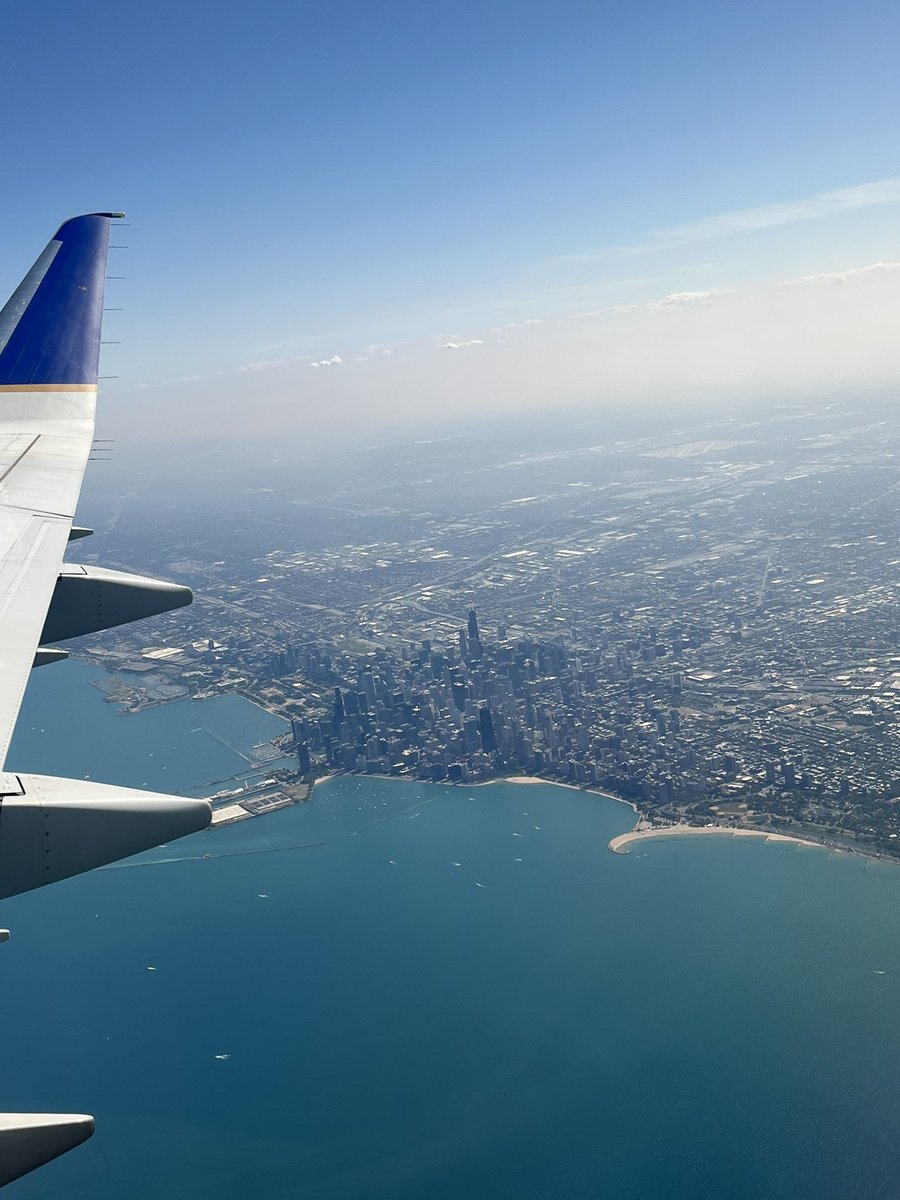 david_a_overall's tweet photo. Beautiful afternoon departing @fly2ohare - Thanks for the smooth ride @united https://t.co/9XWorMLxel