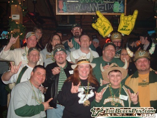 TheBullsPen's tweet photo. https://t.co/Z9n5K5MKXD archive: 2005 Meineke Bowl in Charlotte #FirstBowl #FirstHerd #PreTwittter :)
#TheBullsPen #USFBulls #GoBulls #USFFootball #Bullieve
@usfbubbles @bullsmania @JimUSFSig Phil, Matt, Mike, Steve... https://t.co/4BR2EW86GU