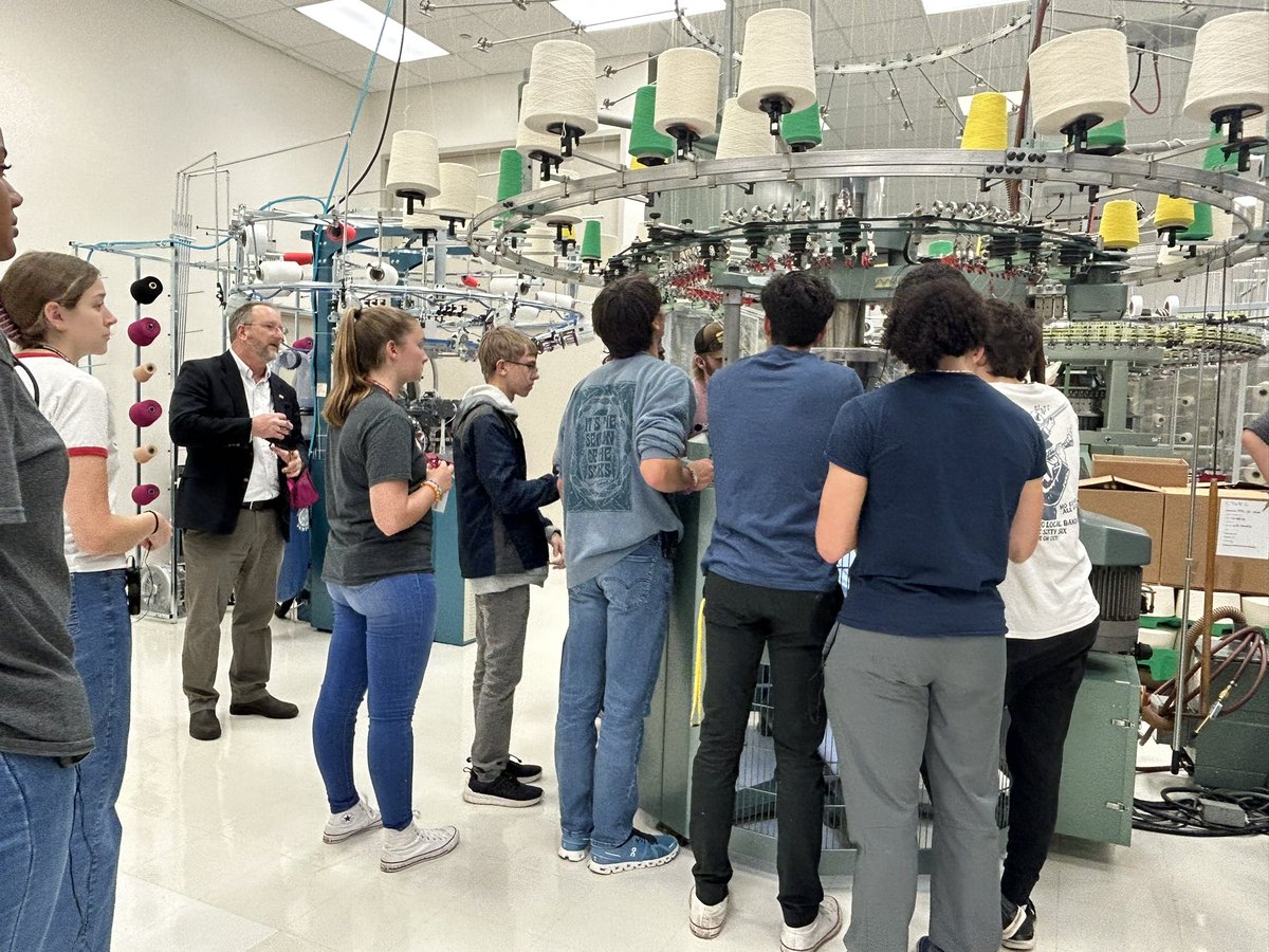 Lirong Xiang tweet media