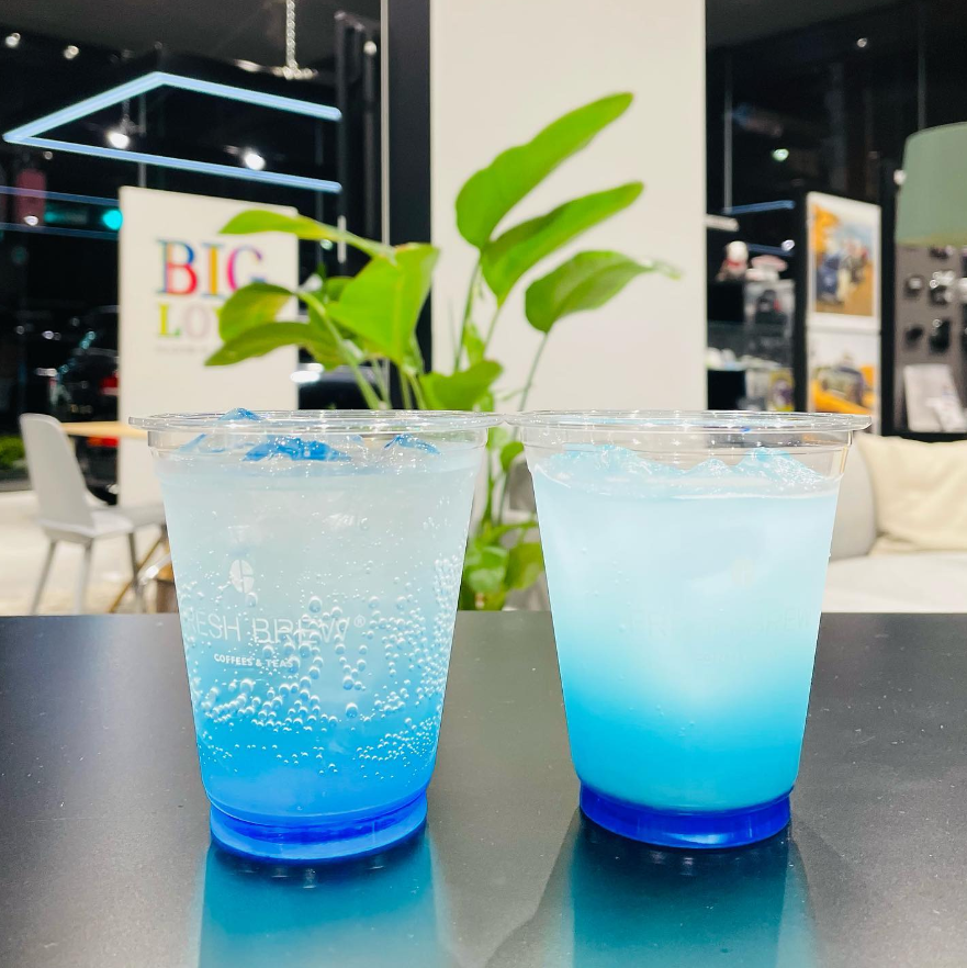 GlanzMini's tweet photo. 【MINI千葉】
MINI ICONIC COLLECTION FAIR.
フェアは6/25(日)までです⭐️
今週末限定で「ブルーソーダ」を
特別メニューとして、ご提供させていただきます!
是非遊びに来てください!
#mini #iconiccollection #ブルーソーダ #ドリンク
#3日間限定 #さっぱりドリンク #mini千葉
#biglove https://t.co/mumhKQYryS