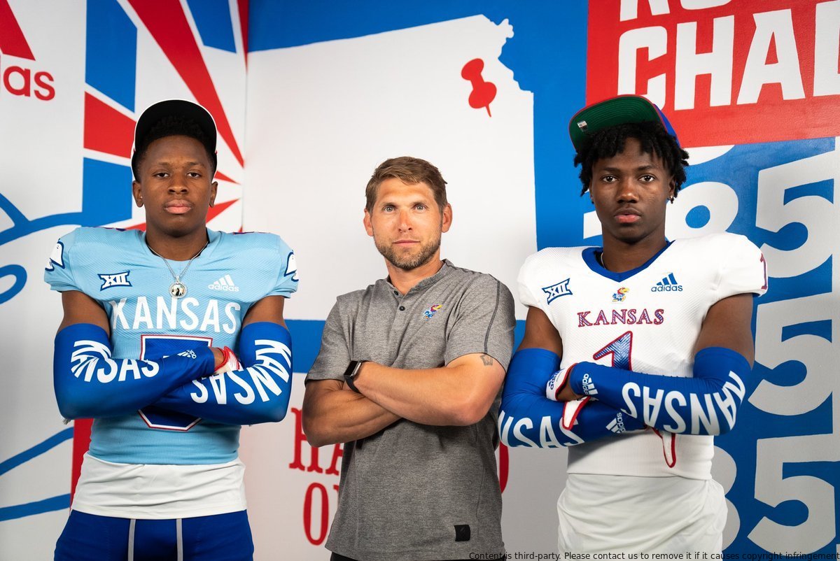 ThereseGoff13's tweet image. Which one is rocking harder? 
1. #RockChalk 🏀 
2. TEMU app with &amp;lt;193621435&amp;gt; code 💰 

Join the winning team now and earn up to $20 in cash rewards just by searching! Don&apos;t miss out on the fun! #TEMUrocks 🚀