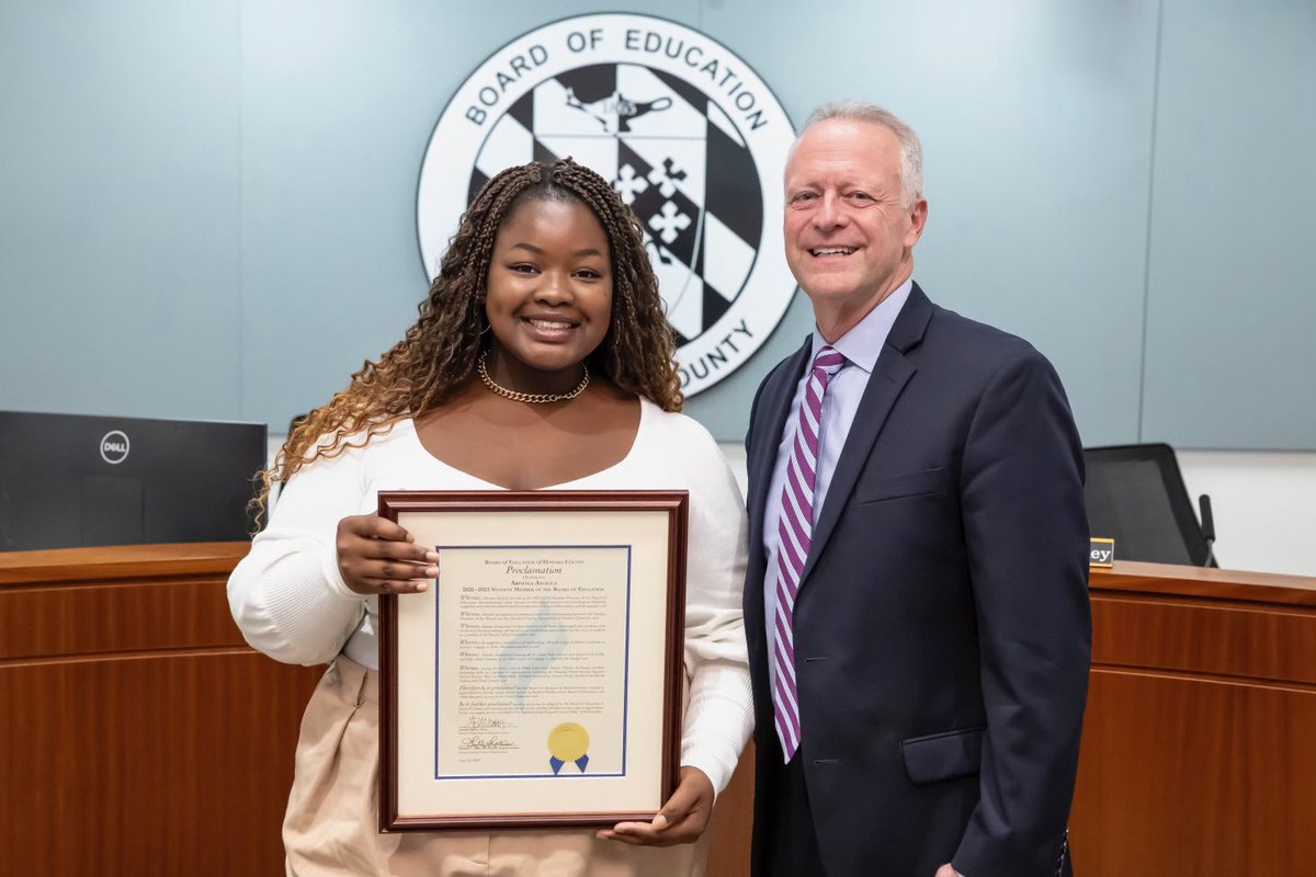 <a href="/HoCoSMOB/">Lamia Ayaz</a> Abisola Ayoola getting well deserved recognition from Superintendent Martirano <a href="/mjmsuper/">Michael J. Martirano, Ed.D.</a> for her groundbreaking service as Student Member on the <a href="/HCPSS/">HCPSS</a> Board of Education! 💚💛