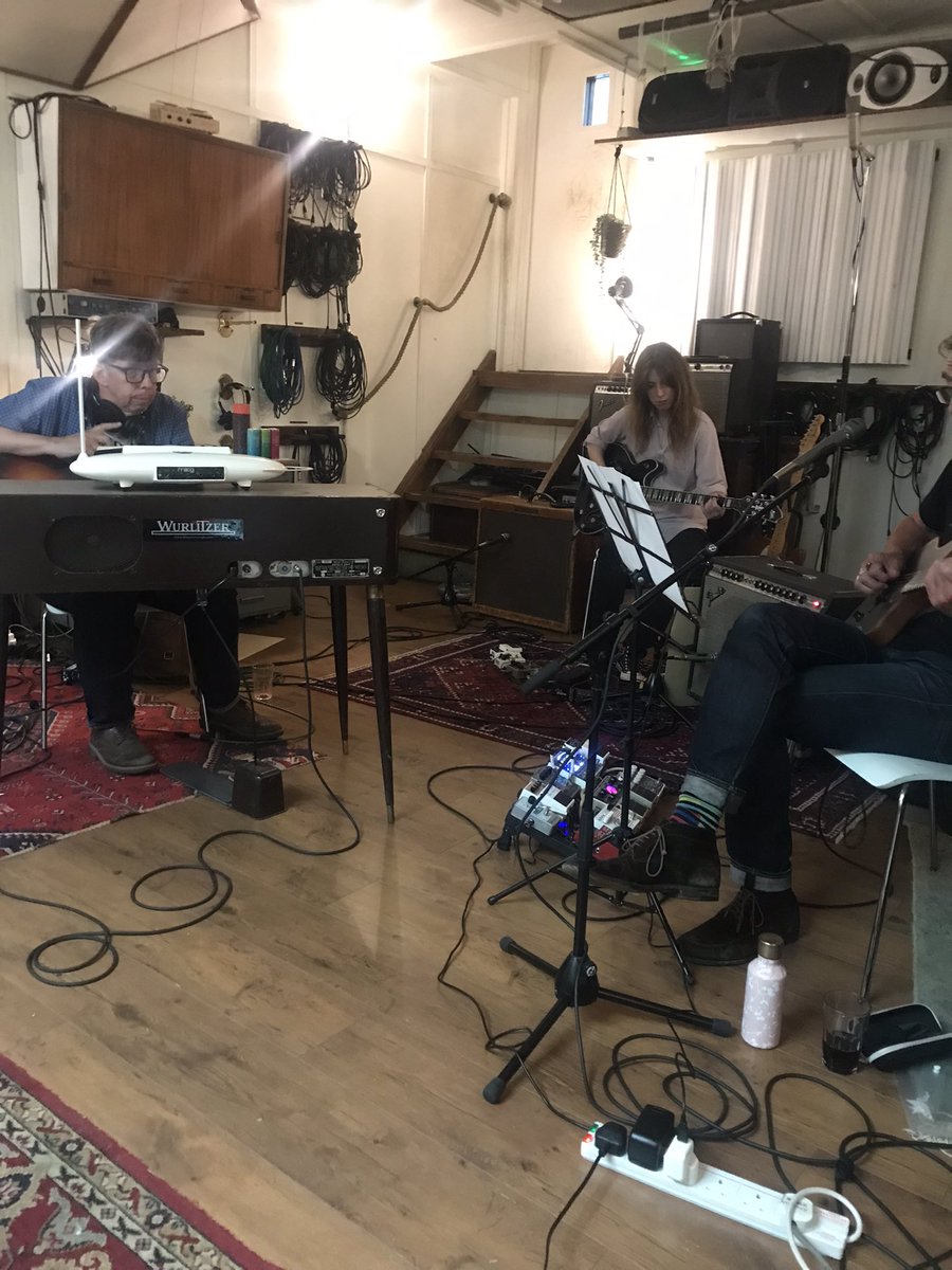 jigsmusic's tweet photo. Great day recording with @GweniferRaymond @darrenhayman ianbutton joad Raymond @lightship_95 https://t.co/LW9JSOmhZa