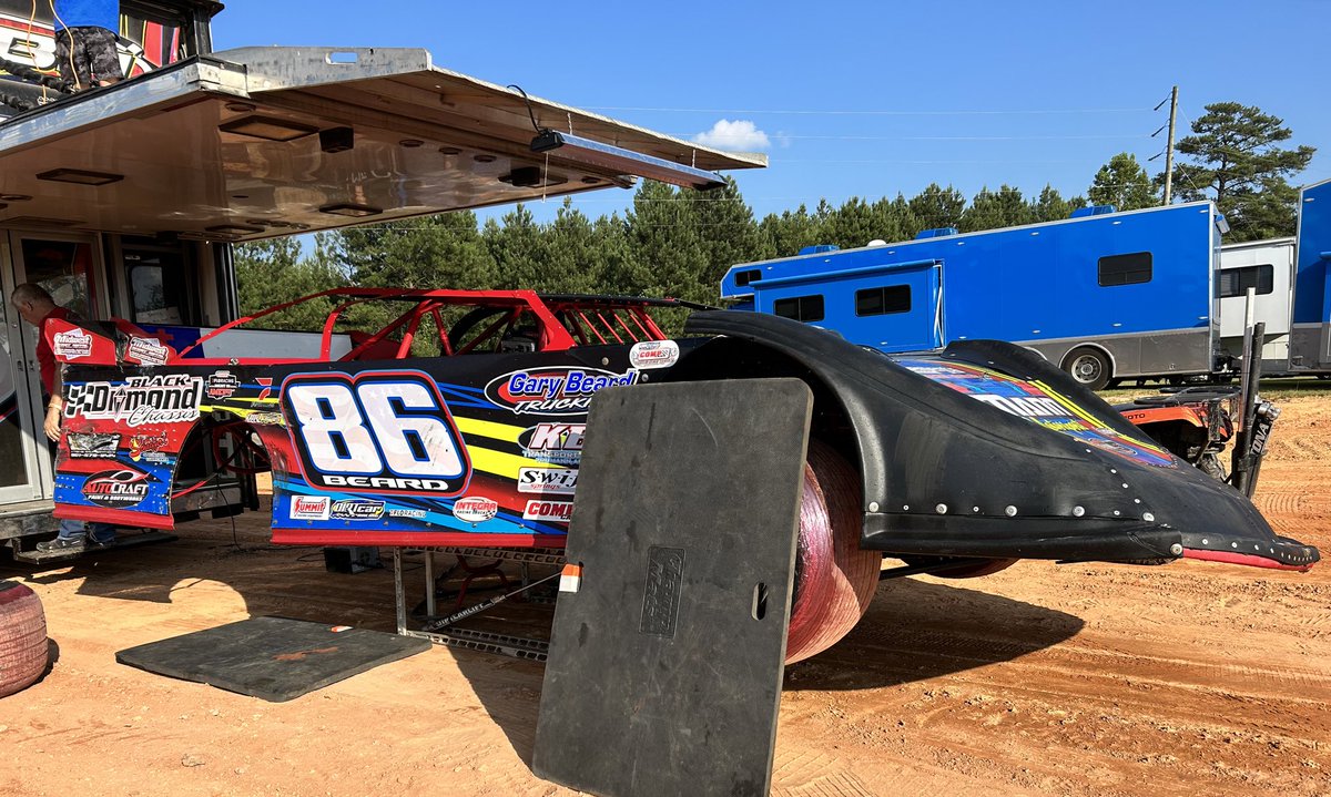 HuntTheFrontSDS's tweet photo. 34 Super Late Models have checked in here at Whynot Motorsports Park for tonightโs #HouseDivided40. ๐ช
๐ Format:
- Two Group Qualifying
- - 4 Heat Races, Top-4 Transfer
- - - 2 LCS, Top-3 Transfer
- - - - 40-lap feature, $5,000-to-win https://t.co/RF0tggYpAS